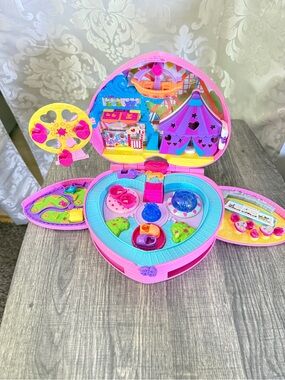 Polly Pocket Transformation Mighty Theme Park E183